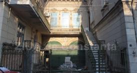 Mirosuri pestilenţiale, şobolani şi gândaci O femeie din Constanţa a dat în judecată Consiliul Local şi cere relocarea cantinei sociale din Piaţa Griviţei (galerie foto)