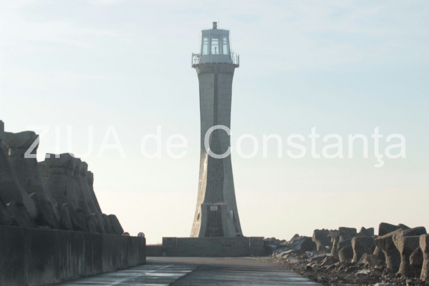 peisaj de iarna la malul marii imagini deosebite surprinse in portul constanta dupa prima ninsoare din peisaj de iarna la malul marii imagini deosebite surprinse in portul constanta dupa prima ninsoare din