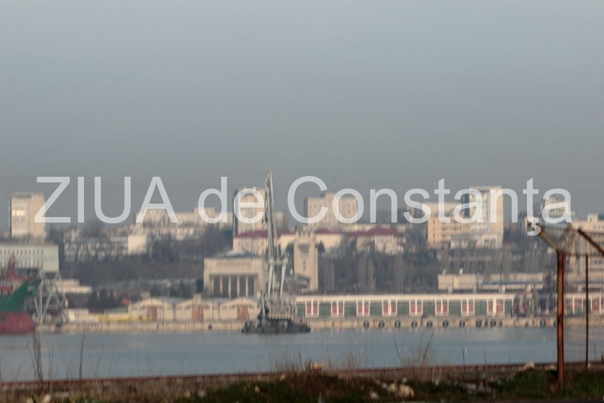 peisaj de iarna la malul marii imagini deosebite surprinse in portul constanta dupa prima ninsoare din peisaj de iarna la malul marii imagini deosebite surprinse in portul constanta dupa prima ninsoare din