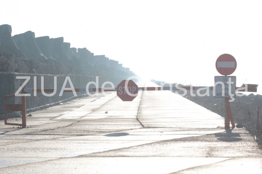 peisaj de iarna la malul marii imagini deosebite surprinse in portul constanta dupa prima ninsoare din peisaj de iarna la malul marii imagini deosebite surprinse in portul constanta dupa prima ninsoare din