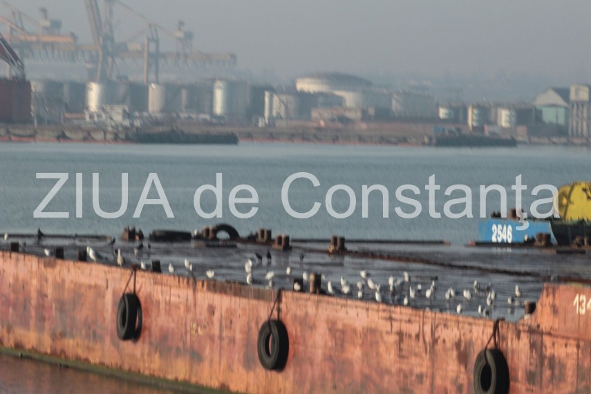 peisaj de iarna la malul marii imagini deosebite surprinse in portul constanta dupa prima ninsoare din peisaj de iarna la malul marii imagini deosebite surprinse in portul constanta dupa prima ninsoare din