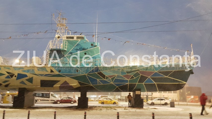 trafic in conditii de iarna pe strazile si bulevardele din municipiul constanta carosabilul este acoperit trafic in conditii de iarna pe strazile si bulevardele din municipiul constanta carosabilul este acoperit