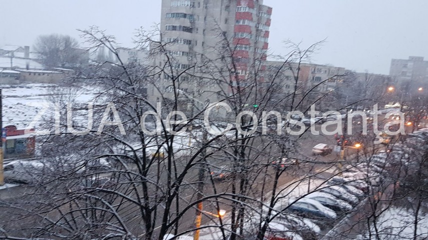 trafic in conditii de iarna pe strazile si bulevardele din municipiul constanta carosabilul este acoperit trafic in conditii de iarna pe strazile si bulevardele din municipiul constanta carosabilul este acoperit