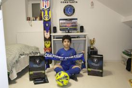 Puştiul care l-a invitat pe Hagi la ziua sa de naştere. Nu l-au uitat! Andrei Teodorescu a primit cadouri de la FC Viitorul şi Gică Hagi (galerie foto) 