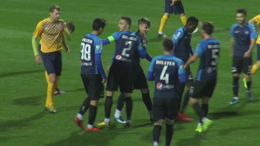 capitan si cu galatasaray sunt mandru in antalya banderola fc viitorul sta si pe bratul tanarului virgil capitan si cu galatasaray sunt mandru in antalya banderola fc viitorul sta si pe bratul tanarului virgil