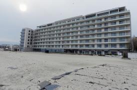 Info-Sud-Est.ro Primăria condusă de Radu Mazăre a vândut jumătate de hectar de plajă cu 12 euro/mp. Tunurile imobiliare ale nababilor din stațiunea Mamaia 