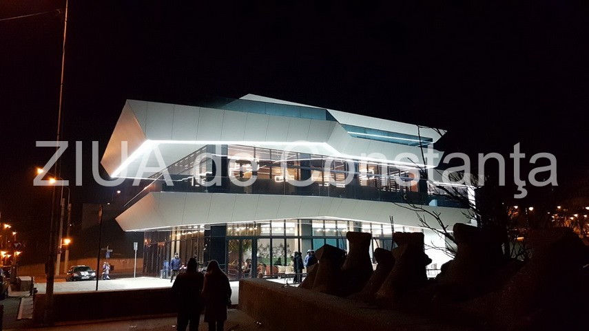 iata cum se vede noaptea localul the view ridicat pe locul restaurantului vraja marii cum vi se pare iata cum se vede noaptea localul the view ridicat pe locul restaurantului vraja marii cum vi se pare