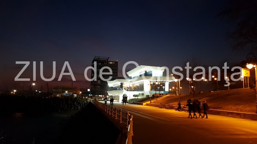 iata cum se vede noaptea localul the view ridicat pe locul restaurantului vraja marii cum vi se pare iata cum se vede noaptea localul the view ridicat pe locul restaurantului vraja marii cum vi se pare