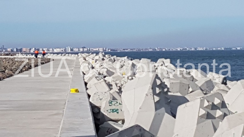 update imagini de la eveniment descoperire macabra in zona pescarie din constanta o persoana a fost gasita update imagini de la eveniment descoperire macabra in zona pescarie din constanta o persoana a fost gasita