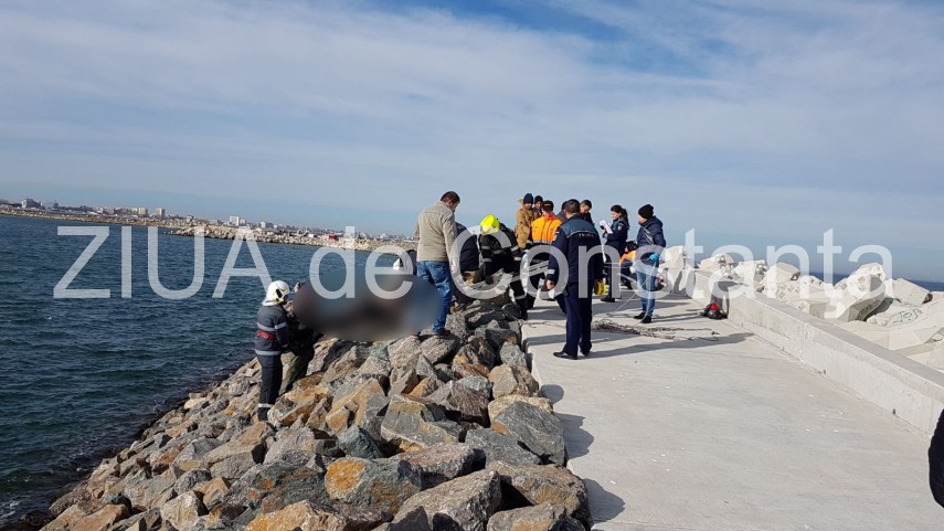 update imagini de la eveniment descoperire macabra in zona pescarie din constanta o persoana a fost gasita update imagini de la eveniment descoperire macabra in zona pescarie din constanta o persoana a fost gasita