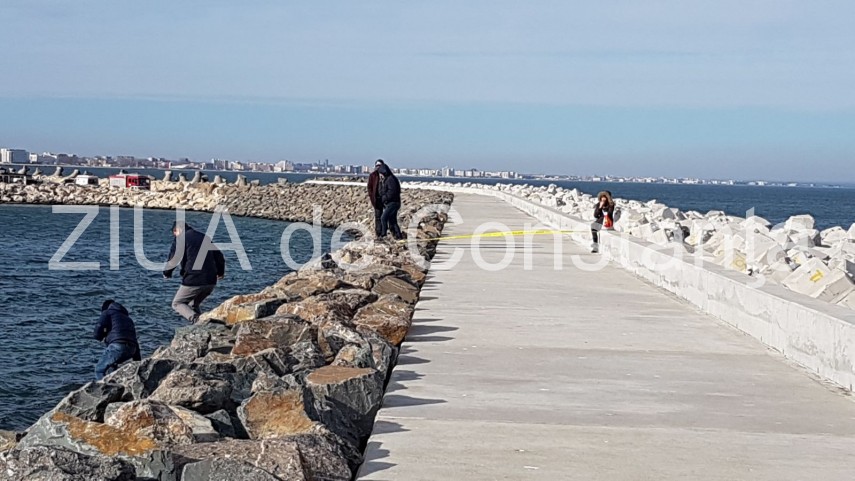 update imagini de la eveniment descoperire macabra in zona pescarie din constanta o persoana a fost gasita update imagini de la eveniment descoperire macabra in zona pescarie din constanta o persoana a fost gasita