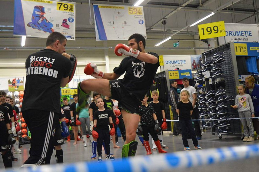 micul bonjasky de la keru kento constanta madalin craciunica va lupta in italia la imola piramida de micul bonjasky de la keru kento constanta madalin craciunica va lupta in italia la imola piramida de