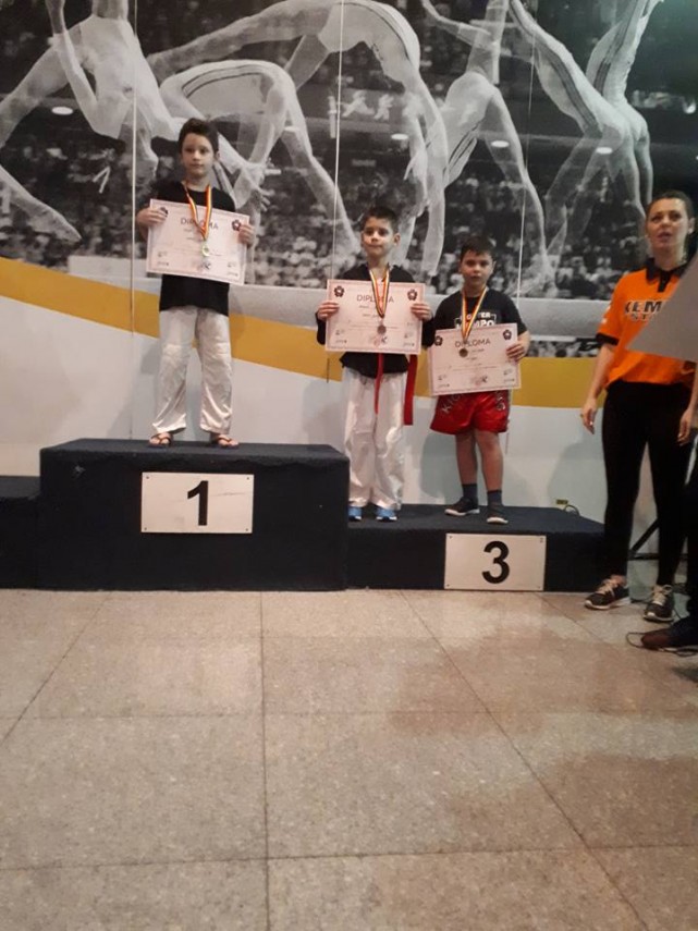 luptatorii de la cs navodari 14 medalii la campionatul national de semi kempo 650679 luptatorii de la cs navodari 14 medalii la campionatul national de semi kempo 650679