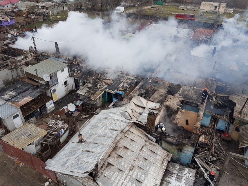 imaginile dezastrului mai multe familii din medgidia au ramas fara un acoperis deasupra capului cum arata imaginile dezastrului mai multe familii din medgidia au ramas fara un acoperis deasupra capului cum arata