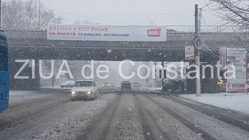 fotoreportaj ninsoare si vizibilitate redusa pe durmurile din constanta se circula in conditii de iarna fotoreportaj ninsoare si vizibilitate redusa pe durmurile din constanta se circula in conditii de iarna