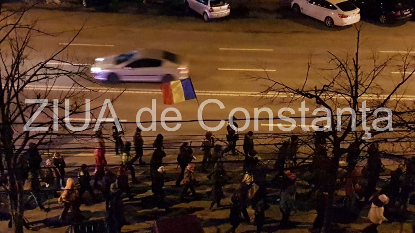 constanta protest in fata prefecturii pentru sustinerea dna si a procurorului sef laura codruta kovesi constanta protest in fata prefecturii pentru sustinerea dna si a procurorului sef laura codruta kovesi