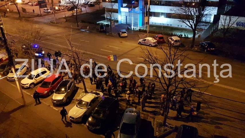 constanta protest in fata prefecturii pentru sustinerea dna si a procurorului sef laura codruta kovesi constanta protest in fata prefecturii pentru sustinerea dna si a procurorului sef laura codruta kovesi
