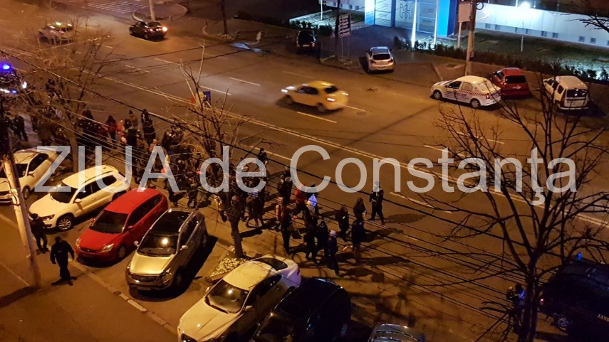 constanta protest in fata prefecturii pentru sustinerea dna si a procurorului sef laura codruta kovesi constanta protest in fata prefecturii pentru sustinerea dna si a procurorului sef laura codruta kovesi