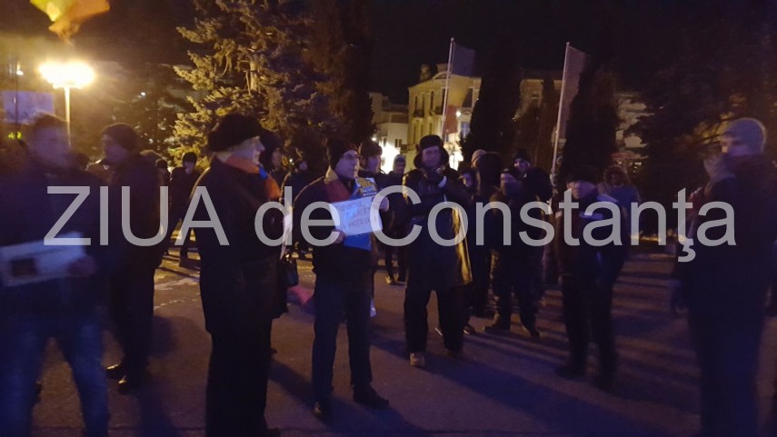 constanta protest in fata prefecturii pentru sustinerea dna si a procurorului sef laura codruta kovesi constanta protest in fata prefecturii pentru sustinerea dna si a procurorului sef laura codruta kovesi