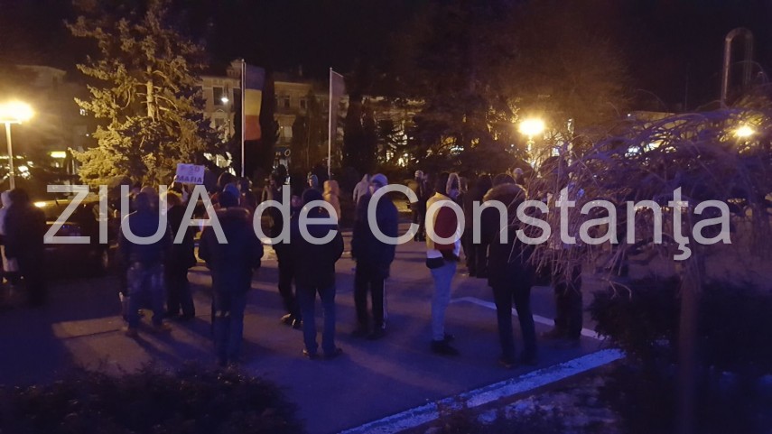 constanta protest in fata prefecturii pentru sustinerea dna si a procurorului sef laura codruta kovesi constanta protest in fata prefecturii pentru sustinerea dna si a procurorului sef laura codruta kovesi