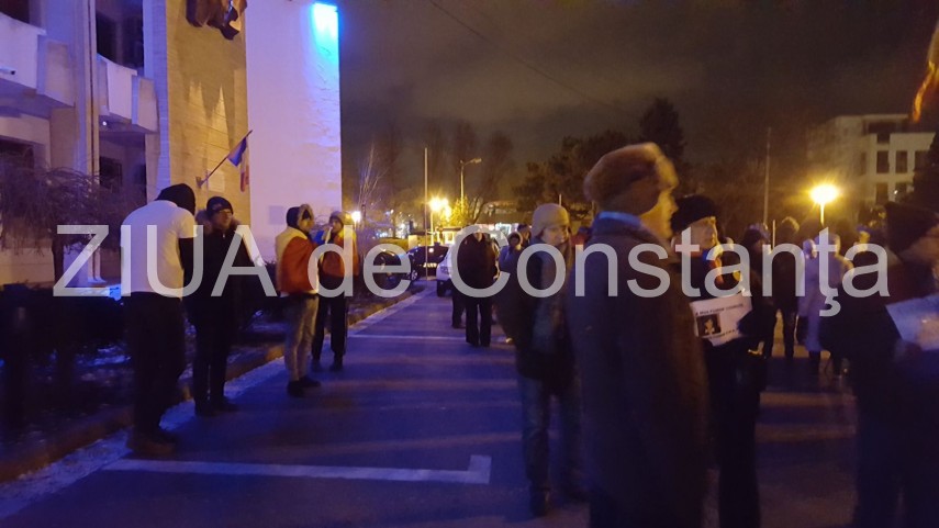 constanta protest in fata prefecturii pentru sustinerea dna si a procurorului sef laura codruta kovesi constanta protest in fata prefecturii pentru sustinerea dna si a procurorului sef laura codruta kovesi