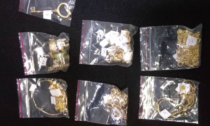 bijuterii din aur confiscate in ptf vama veche ce au mai descoperit politistii de frontiera in bagajele bijuterii din aur confiscate in ptf vama veche ce au mai descoperit politistii de frontiera in bagajele