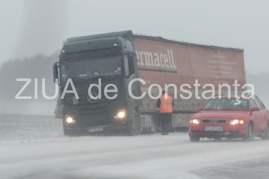 vremea rea face victime la constanta pe dn3 doua tiruri si un autobuz au iesit de pe carosabil o masina vremea rea face victime la constanta pe dn3 doua tiruri si un autobuz au iesit de pe carosabil o masina