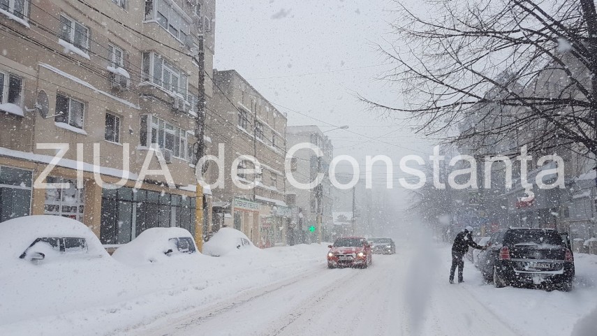 iarna in toata regula la constanta strazile si bulevardele din constanta acoperite cu zapada traficul iarna in toata regula la constanta strazile si bulevardele din constanta acoperite cu zapada traficul