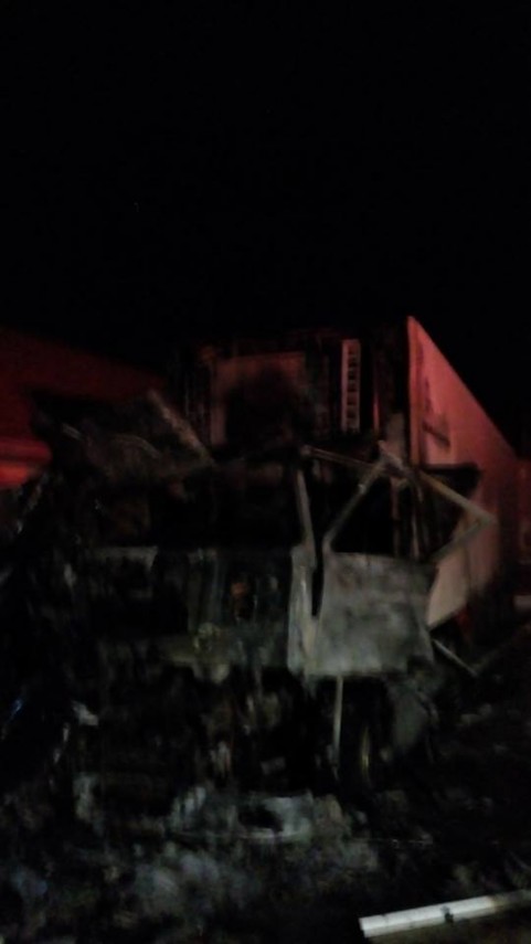 incendiu violent in judetul vrancea o hala a fost cuprinsa de flacari in urma unei deflagratii la un incendiu violent in judetul vrancea o hala a fost cuprinsa de flacari in urma unei deflagratii la un