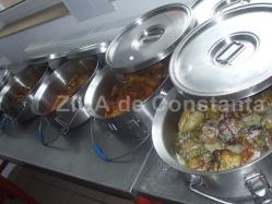 Meniu delicios şi multe flori  Pacientele de la Spitalul Judeţean Constanţa şi Spitalul de Boli Infecţioase, răsfăţate, de 8 Martie, de Arimex Comexim 2000 SRL