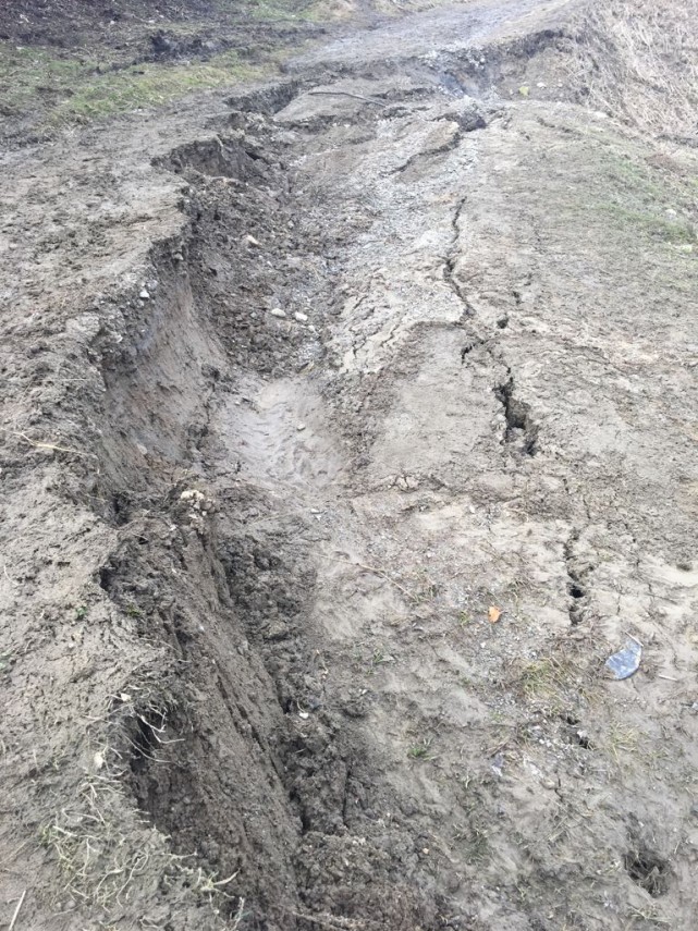 alunecare de teren in comuna drajna zeci de gospodarii au ramas izolate cu se asigura interventiile de alunecare de teren in comuna drajna zeci de gospodarii au ramas izolate cu se asigura interventiile de