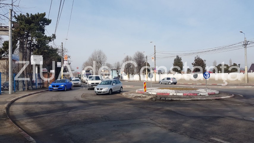 trafic ingreunat in municipiul constanta la intersectia bulevardelor i c bratianu si aurel vlaicu de trafic ingreunat in municipiul constanta la intersectia bulevardelor i c bratianu si aurel vlaicu de