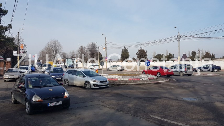 trafic ingreunat in municipiul constanta la intersectia bulevardelor i c bratianu si aurel vlaicu de trafic ingreunat in municipiul constanta la intersectia bulevardelor i c bratianu si aurel vlaicu de