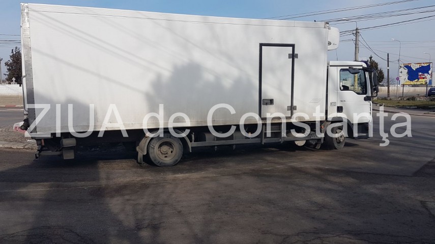 trafic ingreunat in municipiul constanta la intersectia bulevardelor i c bratianu si aurel vlaicu de trafic ingreunat in municipiul constanta la intersectia bulevardelor i c bratianu si aurel vlaicu de