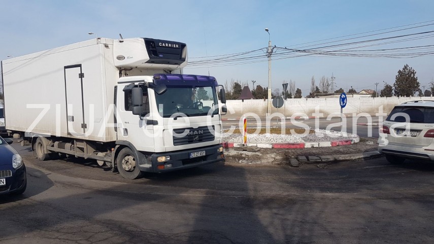 trafic ingreunat in municipiul constanta la intersectia bulevardelor i c bratianu si aurel vlaicu de trafic ingreunat in municipiul constanta la intersectia bulevardelor i c bratianu si aurel vlaicu de