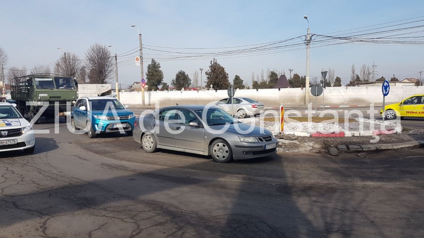 trafic ingreunat in municipiul constanta la intersectia bulevardelor i c bratianu si aurel vlaicu de trafic ingreunat in municipiul constanta la intersectia bulevardelor i c bratianu si aurel vlaicu de