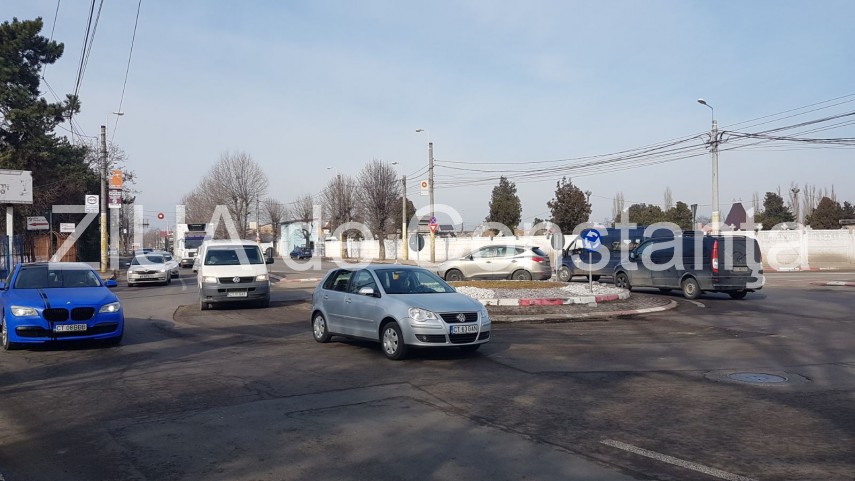 trafic ingreunat in municipiul constanta la intersectia bulevardelor i c bratianu si aurel vlaicu de trafic ingreunat in municipiul constanta la intersectia bulevardelor i c bratianu si aurel vlaicu de
