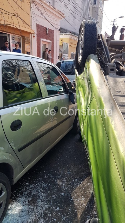 imagini de la eveniment accident rutier spectaculos in constanta pe strada constantin bratescu o masina imagini de la eveniment accident rutier spectaculos in constanta pe strada constantin bratescu o masina