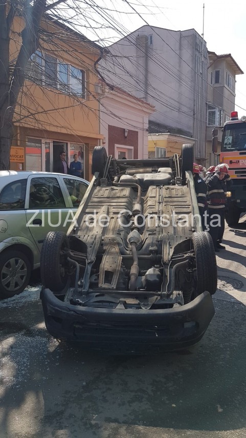 imagini de la eveniment accident rutier spectaculos in constanta pe strada constantin bratescu o masina imagini de la eveniment accident rutier spectaculos in constanta pe strada constantin bratescu o masina