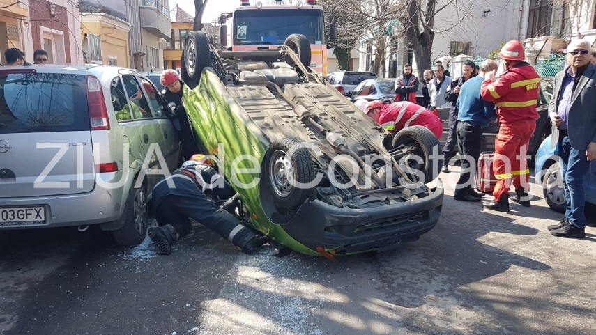imagini de la eveniment accident rutier spectaculos in constanta pe strada constantin bratescu o masina imagini de la eveniment accident rutier spectaculos in constanta pe strada constantin bratescu o masina