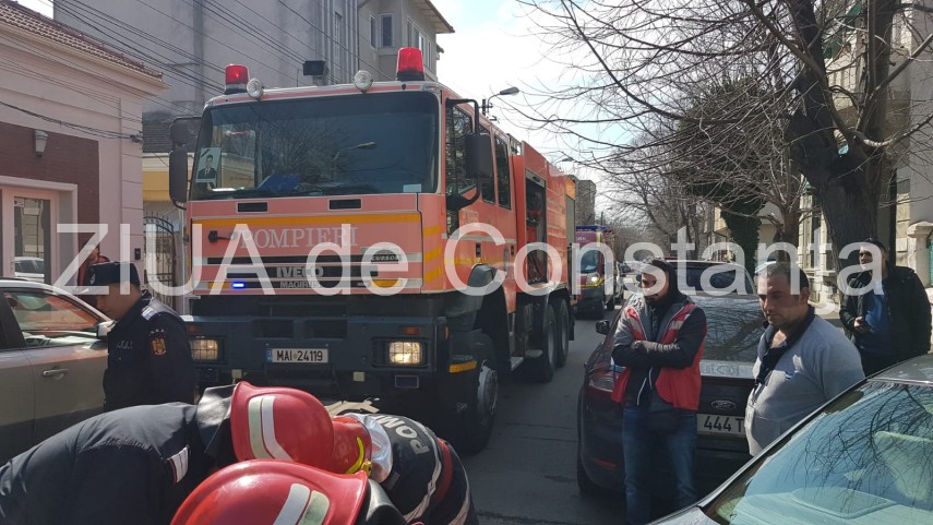 imagini de la eveniment accident rutier spectaculos in constanta pe strada constantin bratescu o masina imagini de la eveniment accident rutier spectaculos in constanta pe strada constantin bratescu o masina