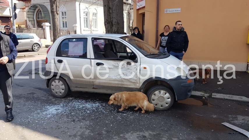 imagini de la eveniment accident rutier spectaculos in constanta pe strada constantin bratescu o masina imagini de la eveniment accident rutier spectaculos in constanta pe strada constantin bratescu o masina
