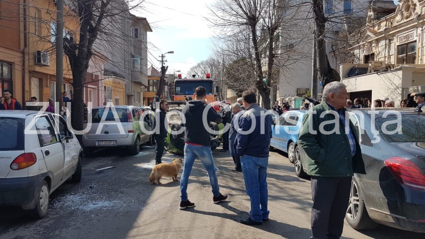 imagini de la eveniment accident rutier spectaculos in constanta pe strada constantin bratescu o masina imagini de la eveniment accident rutier spectaculos in constanta pe strada constantin bratescu o masina