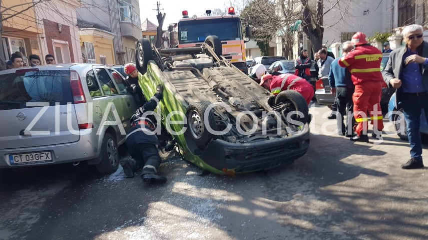 imagini de la eveniment accident rutier spectaculos in constanta pe strada constantin bratescu o masina imagini de la eveniment accident rutier spectaculos in constanta pe strada constantin bratescu o masina
