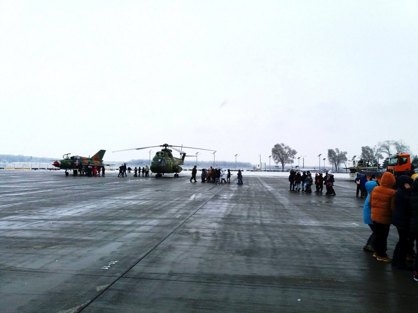 militarii fortelor aeriene romane au prezentat tehnica militara elevilor din judetul constanta evenimentul militarii fortelor aeriene romane au prezentat tehnica militara elevilor din judetul constanta evenimentul