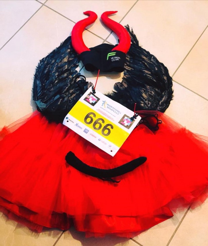 carmina capitanu a facut senzatie la maratonul nisipului a alergat si o diavolita a avut numarul de concurs carmina capitanu a facut senzatie la maratonul nisipului a alergat si o diavolita a avut numarul de concurs