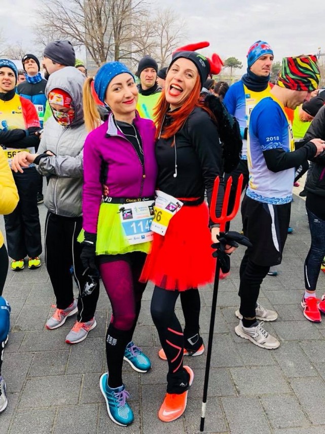 carmina capitanu a facut senzatie la maratonul nisipului a alergat si o diavolita a avut numarul de concurs carmina capitanu a facut senzatie la maratonul nisipului a alergat si o diavolita a avut numarul de concurs
