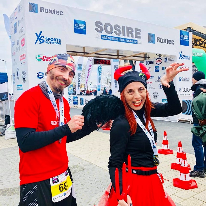 carmina capitanu a facut senzatie la maratonul nisipului a alergat si o diavolita a avut numarul de concurs carmina capitanu a facut senzatie la maratonul nisipului a alergat si o diavolita a avut numarul de concurs