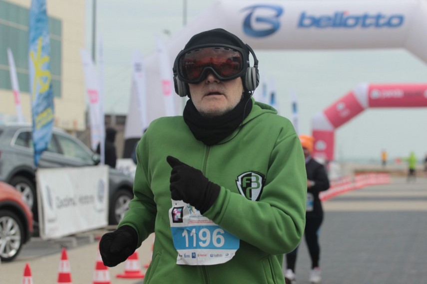 carmina capitanu a facut senzatie la maratonul nisipului a alergat si o diavolita a avut numarul de concurs carmina capitanu a facut senzatie la maratonul nisipului a alergat si o diavolita a avut numarul de concurs