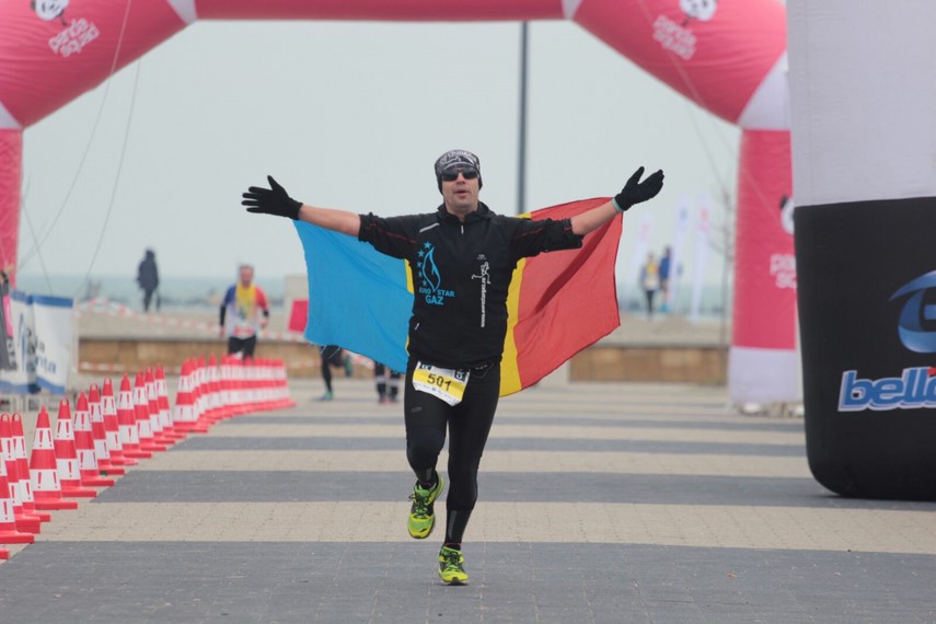 carmina capitanu a facut senzatie la maratonul nisipului a alergat si o diavolita a avut numarul de concurs carmina capitanu a facut senzatie la maratonul nisipului a alergat si o diavolita a avut numarul de concurs